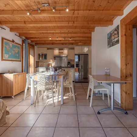 4 Pieces A Morzine, Skis Aux Pieds, Jacuzzi, 9 Pers, 100m², Centre, Animaux Admis - Fr-1-754-24 Apartman