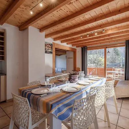 4 Pieces A Morzine, Skis Aux Pieds, Jacuzzi, 9 Pers, 100m², Centre, Animaux Admis - Fr-1-754-24 Apartman